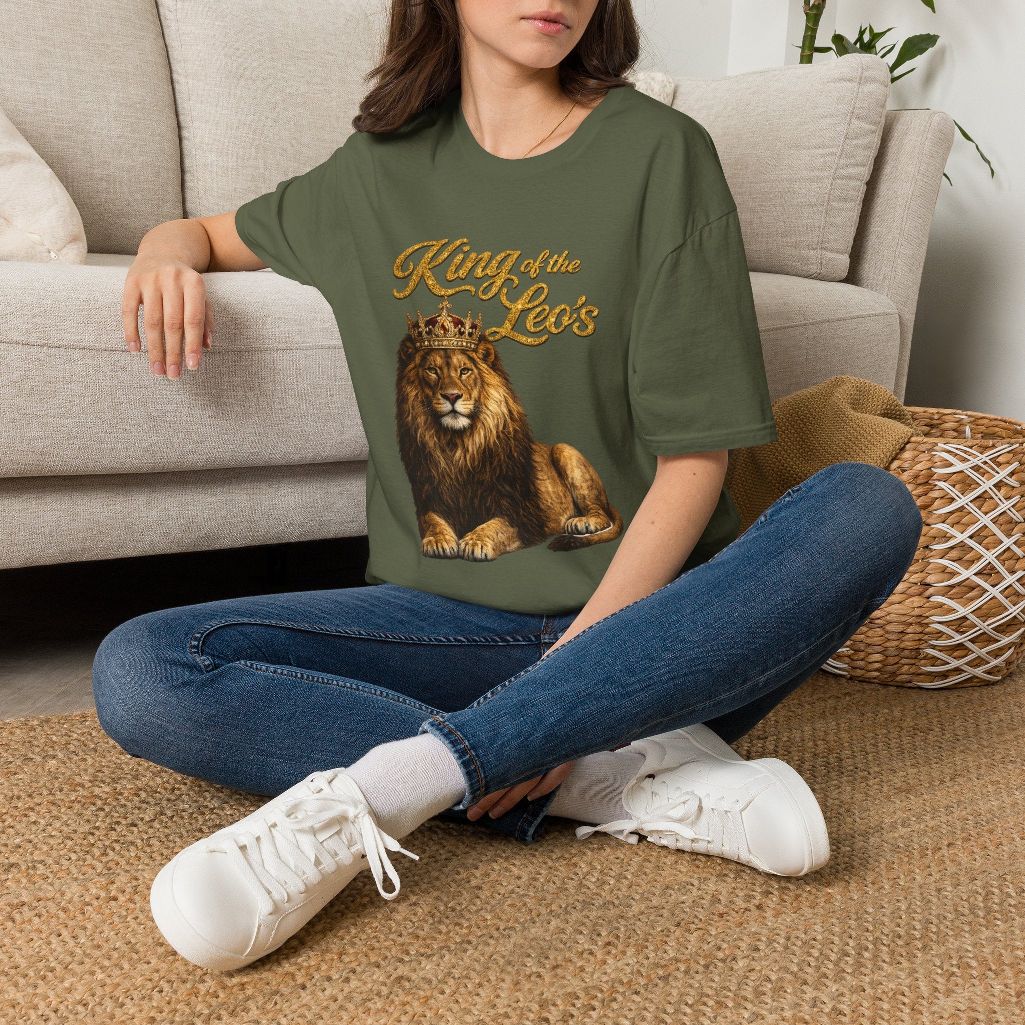 King of the Leo's – Lion Crown Graphic Tee