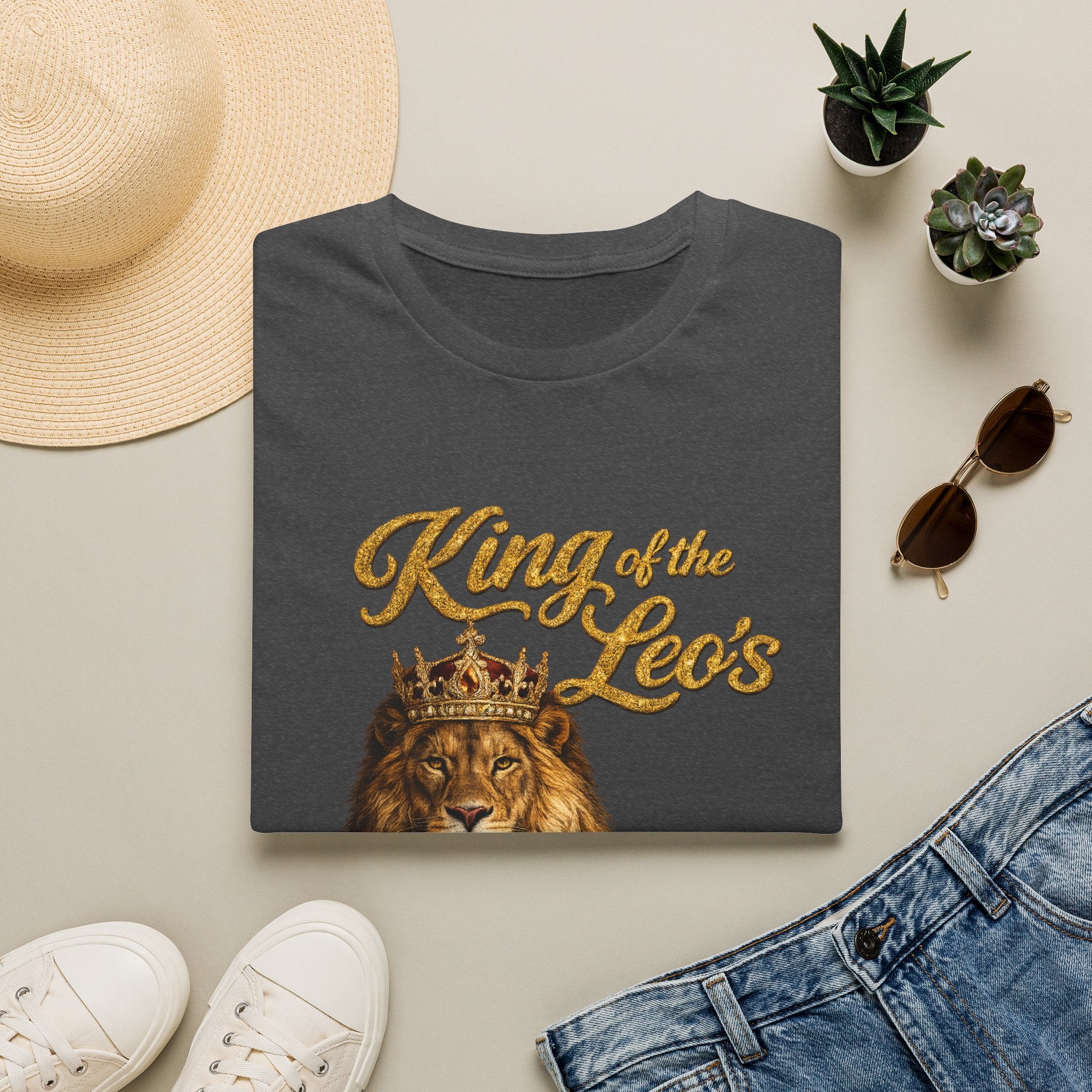 King of the Leo's – Lion Crown Graphic Tee